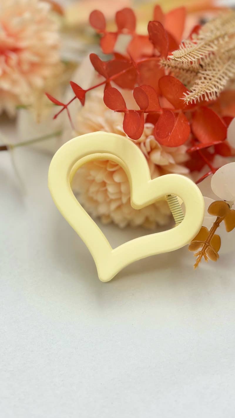 Heart-shaped hair clip 