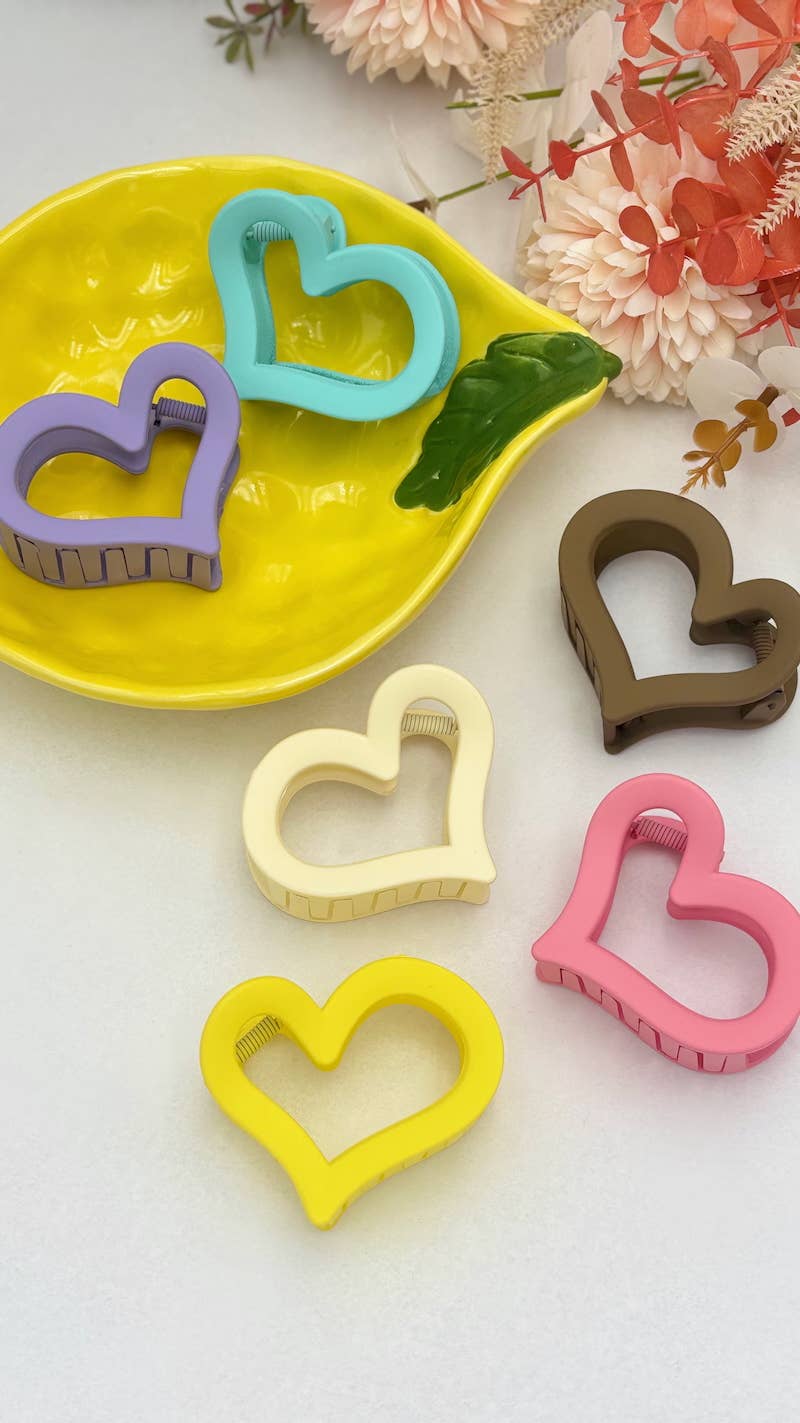 Heart-shaped hair clip 